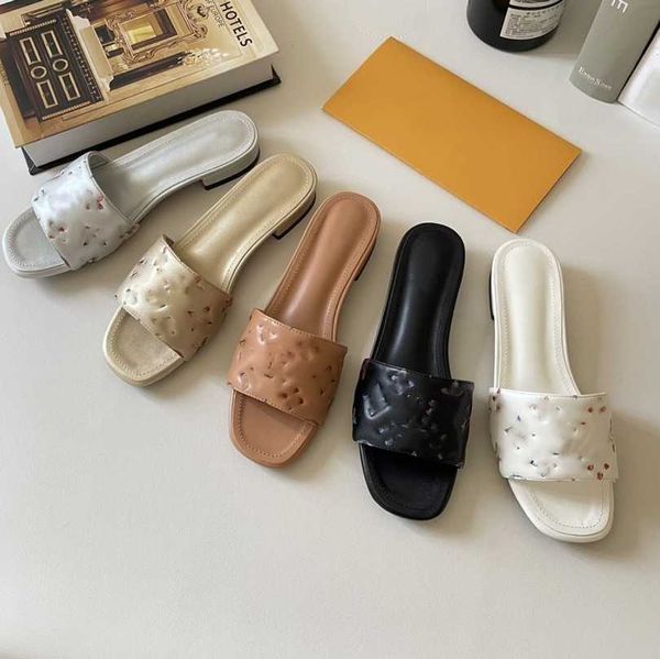 embossed revival flat mules slippers monograms shoes 2023 men women slides sandals designer black pink orange blue waterfront brown white su
embossed revival flat mules slippers monograms shoes 2023 men women slides sandals designer black pink orange blue waterfront brown white su