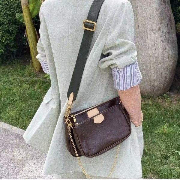 leather shoulder bag designer brown flowers designers crossbody purse wallet mahjong handbags leather shopping street bag 3-in-one round coi
leather shoulder bag designer brown flowers designers crossbody purse wallet mahjong handbags leather shopping street bag 3-in-one round coi