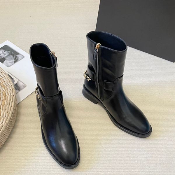 luxurys womens ankle/knee boots designer with chain chunky heels zippers retro black knight rainboots western motorcycle leisure boot classi
luxurys womens ankle/knee boots designer with chain chunky heels zippers retro black knight rainboots western motorcycle leisure boot classi