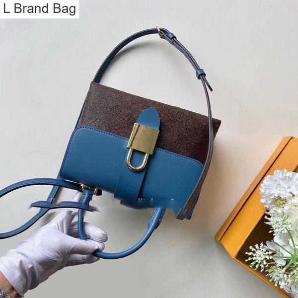 2023 new 5a locky bb luxury handbags shoulder bag women leather crossbody bags purse wallet with lock m44322 un48, Black
2023 new 5a locky bb luxury handbags shoulder bag women leather crossbody bags purse wallet with lock m44322 un48, Black