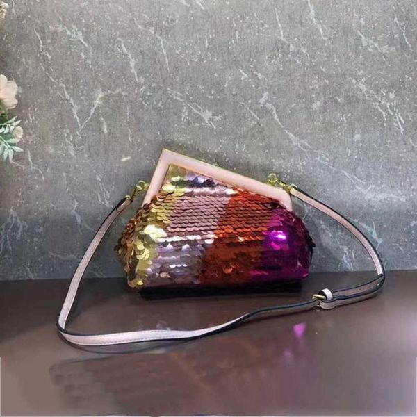 clutch sequins handheld underarm clip bag evening women designer bags bag leather fashion shoulder diagonal straddle bag 230715
clutch sequins handheld underarm clip bag evening women designer bags bag leather fashion shoulder diagonal straddle bag 230715