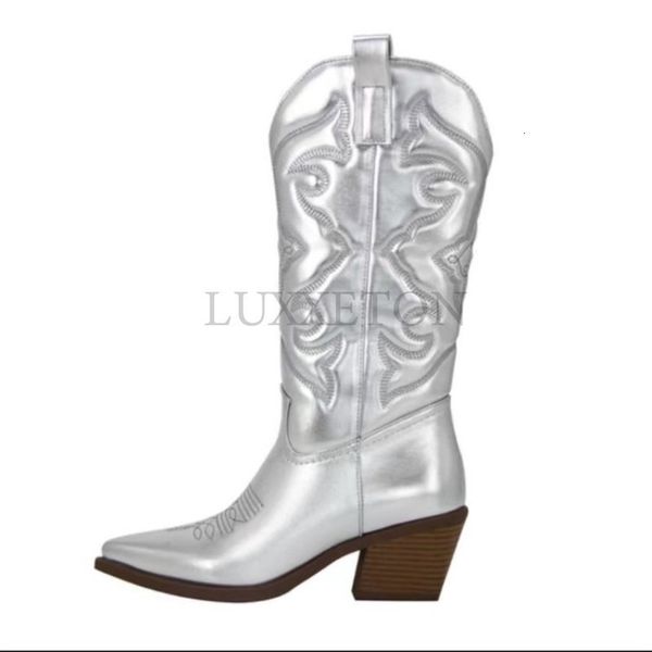 boots gold mid-calf boots woman side zipper silver pointed western cowboy boots retro fashion black boots plus size 36-43 women boots 230801
boots gold mid-calf boots woman side zipper silver pointed western cowboy boots retro fashion black boots plus size 36-43 women boots 230801