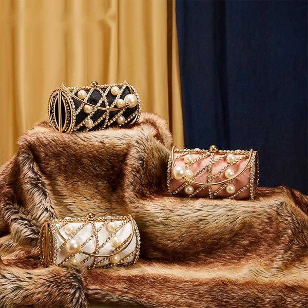 evening bags hollow out diamonds clutch bag women 2023 new chic small barrel shaped metal cage handbag round rhinestone purse wedding 230427
evening bags hollow out diamonds clutch bag women 2023 new chic small barrel shaped metal cage handbag round rhinestone purse wedding 230427