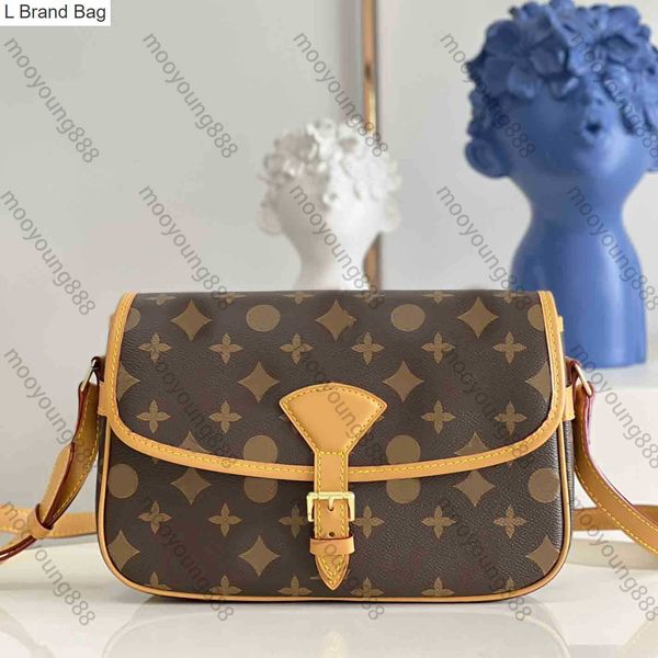 2023 new 10a tier quality luxuries designers 27cm medium womens bag coated canvas quilted flap purse handbag crossbody brown flower shoulder, Black
2023 new 10a tier quality luxuries designers 27cm medium womens bag coated canvas quilted flap purse handbag crossbody brown flower shoulder, Black