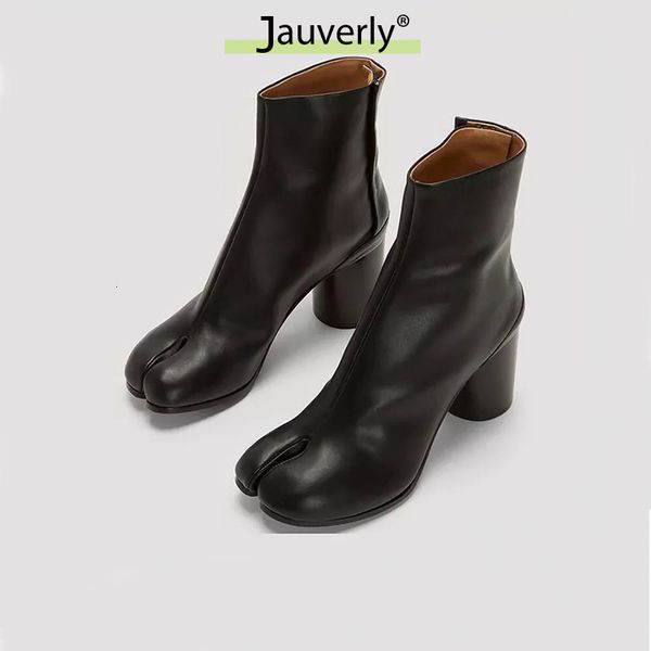 boots luxury brand design leather tabi fashion round chunky high heel ankle for women autumn winter split toe shoes 230801, Black
boots luxury brand design leather tabi fashion round chunky high heel ankle for women autumn winter split toe shoes 230801, Black
