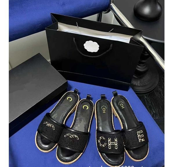 2023 paris women summer slippers mules casual fashion luxury designer flat leather ladies cd home beach slides famle brand sliders channel s, Black
2023 paris women summer slippers mules casual fashion luxury designer flat leather ladies cd home beach slides famle brand sliders channel s, Black