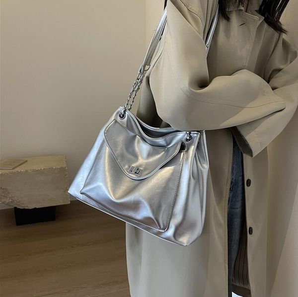 wholesale ladies shoulder bags 6 colors street fashion silver handbag large capacity multi-layered leather handbags multi-function buckle fa
wholesale ladies shoulder bags 6 colors street fashion silver handbag large capacity multi-layered leather handbags multi-function buckle fa
