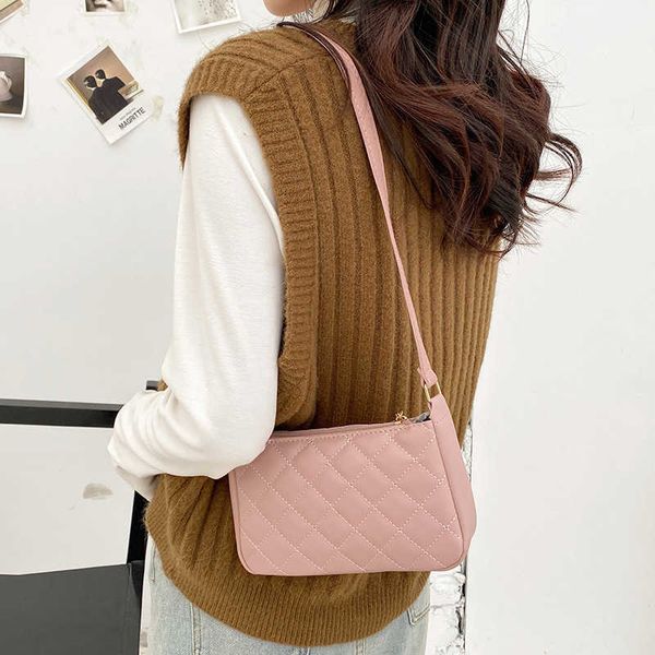 2022 fashion lingge kid's bag new pu leather underarm crossbody shoulder bag female luxury design handbags for kid1, Black
2022 fashion lingge kid's bag new pu leather underarm crossbody shoulder bag female luxury design handbags for kid1, Black