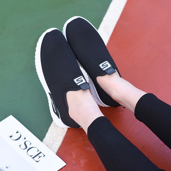 designer sneakers fashion women running shoes all match triple black white red platform sneakers outdoor womens lace-up sports ladies traine
designer sneakers fashion women running shoes all match triple black white red platform sneakers outdoor womens lace-up sports ladies traine