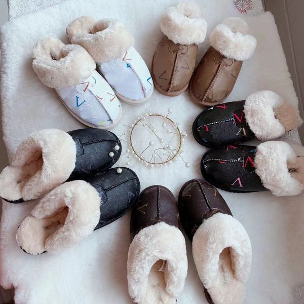 2023 designer fashion good brand new women v slippers leather children size mens with soft fur suede velvet winter slipper loafers mules fla, Black
2023 designer fashion good brand new women v slippers leather children size mens with soft fur suede velvet winter slipper loafers mules fla, Black