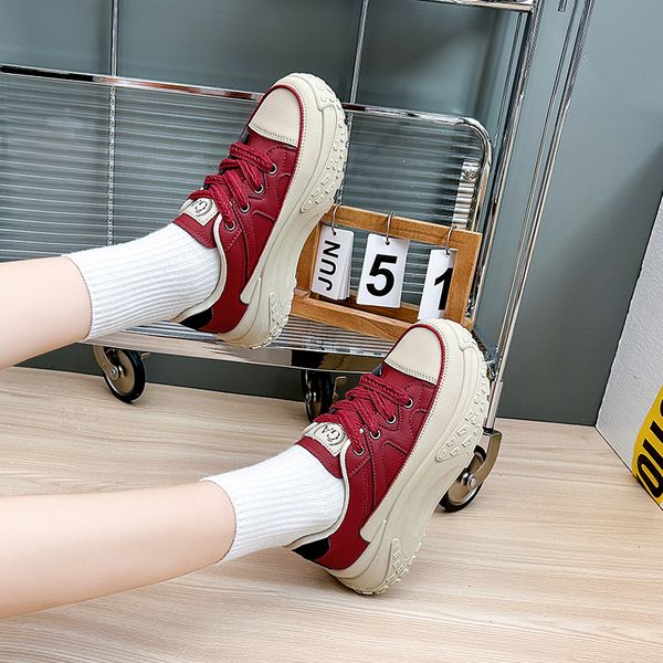 new women designer casual shoes woman black red white girls outdor womens fashion design laces sports trainers leather platform sneakers 35-
new women designer casual shoes woman black red white girls outdor womens fashion design laces sports trainers leather platform sneakers 35-