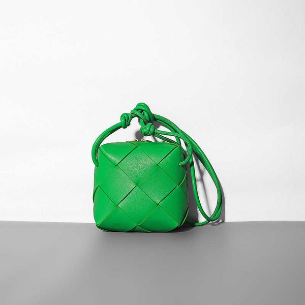 abottegas vneta jodie mini teen intrecciato designer tote autumn woven small square bag box lingge oblique straddle mini small bag bags
abottegas vneta jodie mini teen intrecciato designer tote autumn woven small square bag box lingge oblique straddle mini small bag bags