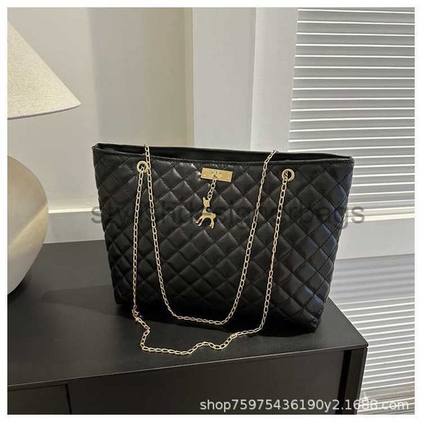 shoulder bags 2023 new fashion small fragrance tote bag lingge embroidered thread big bag one shoulder handbag chain crossbody women's
shoulder bags 2023 new fashion small fragrance tote bag lingge embroidered thread big bag one shoulder handbag chain crossbody women's