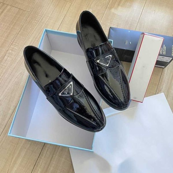 dress shoes designer women pointy-toe triangle p loafers white black patent genuine leather shoes increase platform sneakers thick bottom bl
dress shoes designer women pointy-toe triangle p loafers white black patent genuine leather shoes increase platform sneakers thick bottom bl