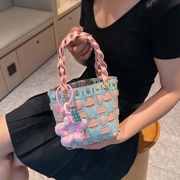 evening bags female bags fashion rattan women woven pu shoulder bags designer handbags flowers tote summer beach purse 230801
evening bags female bags fashion rattan women woven pu shoulder bags designer handbags flowers tote summer beach purse 230801