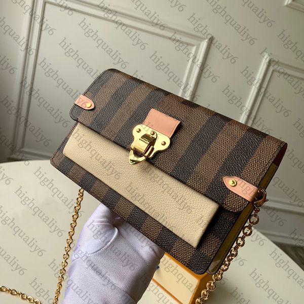 small square bag ll10a mirror face crossbody bag luxury chain bag leather shoulder bag exquisite packaging
small square bag ll10a mirror face crossbody bag luxury chain bag leather shoulder bag exquisite packaging