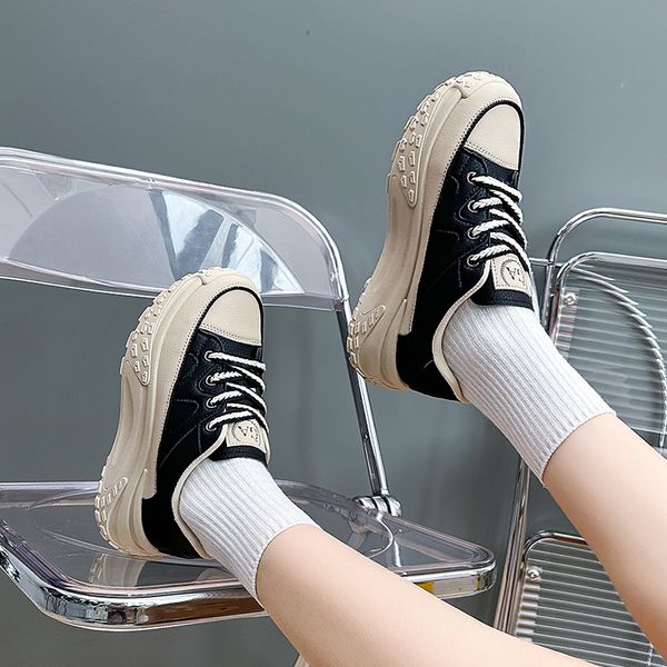 Designer Shoes Woman Red Black Casual White Girls Wholesale Women Outdoor Womens Fashion Design Laces Sports Trainers Leather Platform Sneakers Size 35-40 S
Designer Shoes Woman Red Black Casual White Girls Wholesale Women Outdoor Womens Fashion Design Laces Sports Trainers Leather Platform Sneakers Size 35-40 S