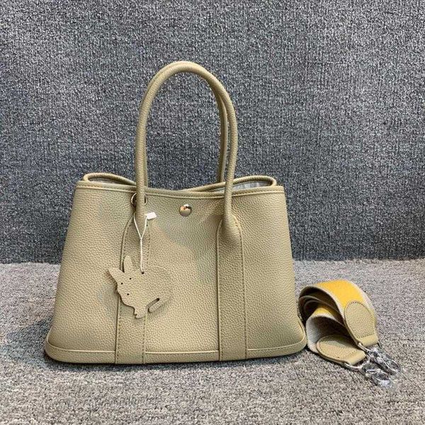 wholesale original party garden home tote bags online shop shopping mall withdrawal goods genuine leather womens bag korean version versatil
wholesale original party garden home tote bags online shop shopping mall withdrawal goods genuine leather womens bag korean version versatil