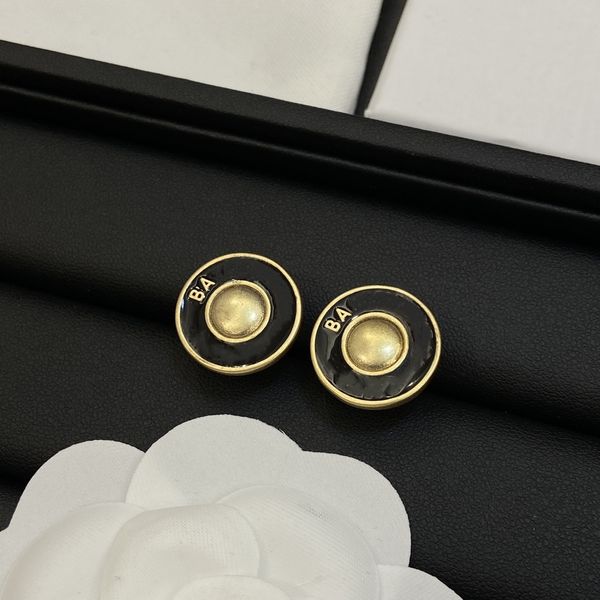 plated 925 silver luxury brand designers letters stud geometric famous women round crystal rhinestone pearl earring wedding party jewerlry 1, Golden;silver
plated 925 silver luxury brand designers letters stud geometric famous women round crystal rhinestone pearl earring wedding party jewerlry 1, Golden;silver