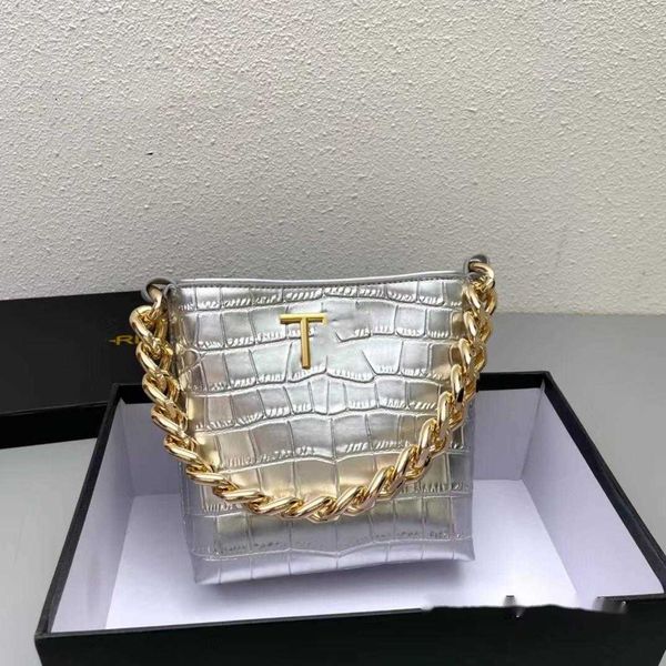 new style alligator tote bag tf handbags coarse chain designer handbag women mini bucket bags fashion luxury crocodile ladies shoulder bag 1
new style alligator tote bag tf handbags coarse chain designer handbag women mini bucket bags fashion luxury crocodile ladies shoulder bag 1