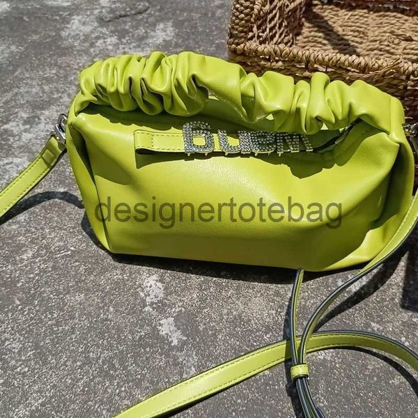 wang bag king cloud bag pleated hand bag women's 2023 new summer high-class feeling small crowd rhinestone messenger bag leather
wang bag king cloud bag pleated hand bag women's 2023 new summer high-class feeling small crowd rhinestone messenger bag leather
