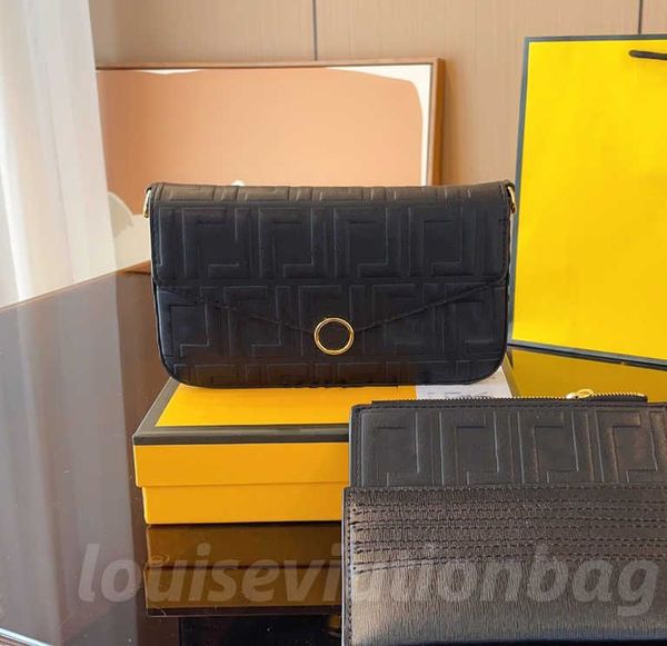 affordable three piece set fashion single shoulder bag wallet handbag two removable inner bags 8 card slots 3 colors hand-painted convex 3 s
affordable three piece set fashion single shoulder bag wallet handbag two removable inner bags 8 card slots 3 colors hand-painted convex 3 s