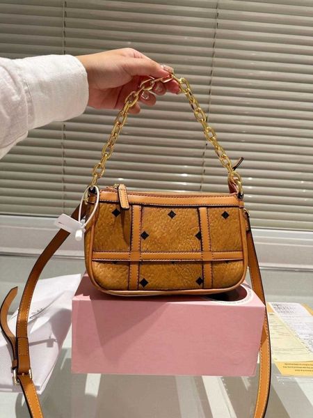 7a luxury womens shoulder bag leather brand mc letters printed mirror quality wallets mens designer crossbody pillow handbag pink brown tote
7a luxury womens shoulder bag leather brand mc letters printed mirror quality wallets mens designer crossbody pillow handbag pink brown tote