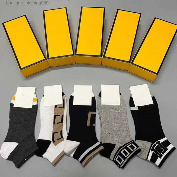 good quality designer men and women sports socks five luxurys sports winter mesh letter printing brand cotton woman socks with box, Black
good quality designer men and women sports socks five luxurys sports winter mesh letter printing brand cotton woman socks with box, Black