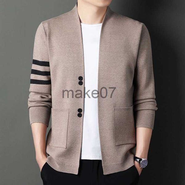 men's sweaters men spring new vneck striped long sleeve cardigan brand clothing casual loose sweater coat hommes slim business social k, White;black
men's sweaters men spring new vneck striped long sleeve cardigan brand clothing casual loose sweater coat hommes slim business social k, White;black