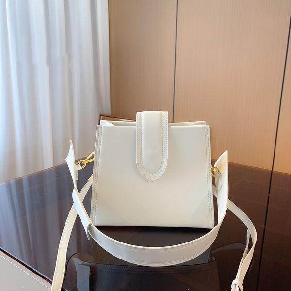luxury women shoulder bags chain hasp handbags designer tote letter wide strap crossbody bag large capacity clutch purses 10 colors
luxury women shoulder bags chain hasp handbags designer tote letter wide strap crossbody bag large capacity clutch purses 10 colors