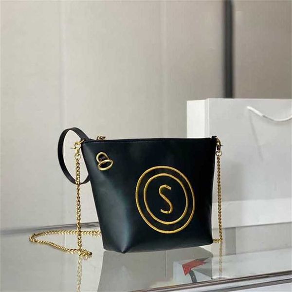 lady designer bag leather handbags chain buckle women fashion letters printed shoulder bags luxury simple crossbody purses 221115
lady designer bag leather handbags chain buckle women fashion letters printed shoulder bags luxury simple crossbody purses 221115