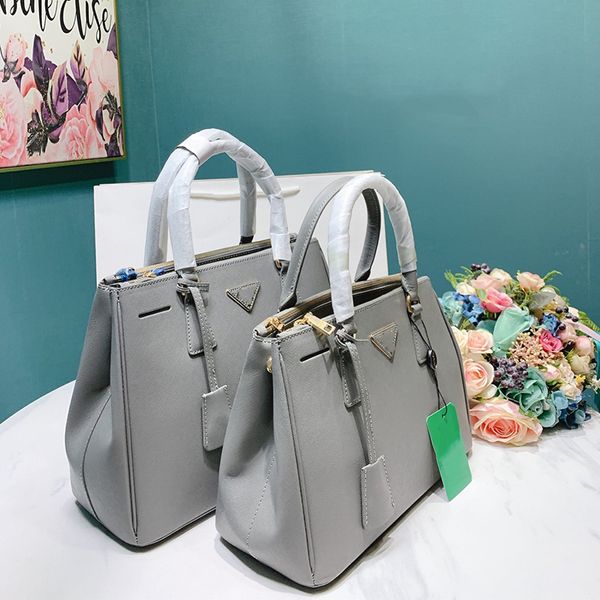 designer ladies original shoulder bag fashion luxury summer popular large capacity shoulder bag handbags in genuine leather women business c
designer ladies original shoulder bag fashion luxury summer popular large capacity shoulder bag handbags in genuine leather women business c