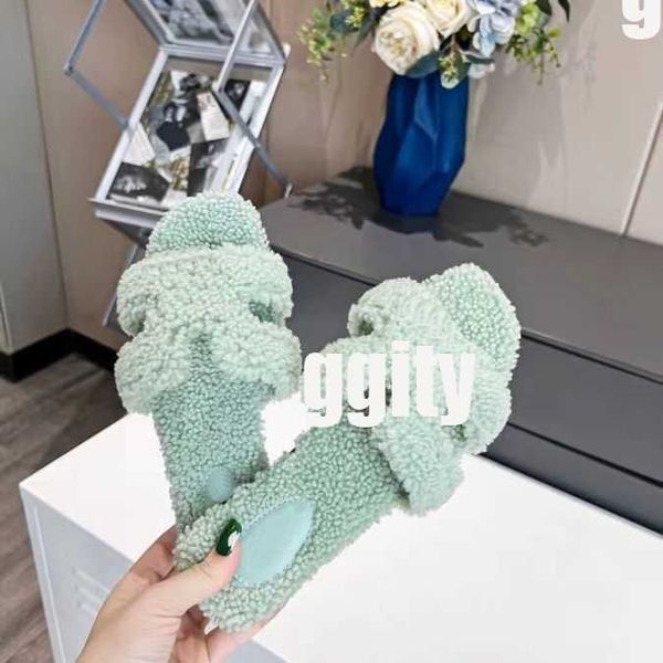 slippers designer slippers fur slide ladies wool h slides fashion women slipper fluffy furry warm winter home sandals comfortable fuzzy girl, Black
slippers designer slippers fur slide ladies wool h slides fashion women slipper fluffy furry warm winter home sandals comfortable fuzzy girl, Black