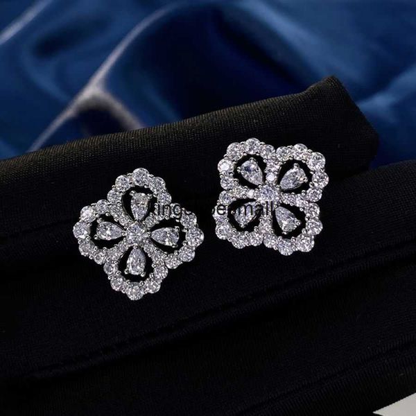 s925 pure silver needle hw full diamond four-leaf clover earrings for girls small number high class light luxury flower earrings versatile i, Golden
s925 pure silver needle hw full diamond four-leaf clover earrings for girls small number high class light luxury flower earrings versatile i, Golden