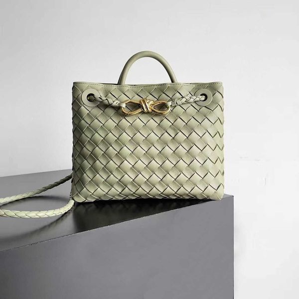 abottegas vneta jodie mini teen intrecciato designer tote woven bag large capacity versatile lingge cowhide tote bag casual one shoulder han
abottegas vneta jodie mini teen intrecciato designer tote woven bag large capacity versatile lingge cowhide tote bag casual one shoulder han