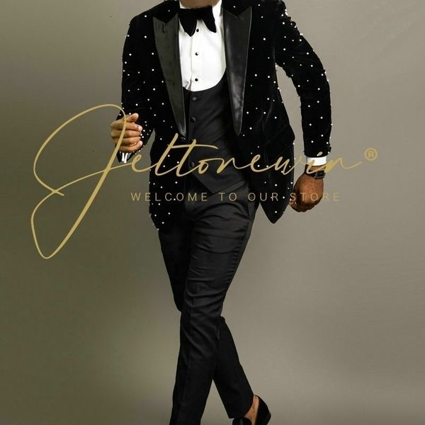 suits crystal beading black velvet boys suits costume formal wedding tuxedos for child flower boys 3 pieces kids party blazer 230801
suits crystal beading black velvet boys suits costume formal wedding tuxedos for child flower boys 3 pieces kids party blazer 230801