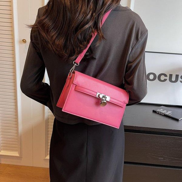 Sales factory ladies shoulder bags 4 colors simple Joker solid color leather handbag Western style silver buckle mobile phone bag flip fashion coin purse 5842#, White
Sales factory ladies shoulder bags 4 colors simple Joker solid color leather handbag Western style silver buckle mobile phone bag flip fashion coin purse 5842#, White