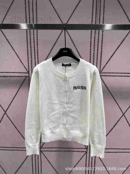 women's knits & tees designer autumn/winter new product embroidery letter cardigan small coat temperament girl style round neck short r, White
women's knits & tees designer autumn/winter new product embroidery letter cardigan small coat temperament girl style round neck short r, White