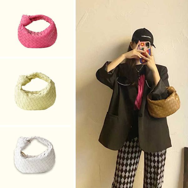 abottegas vneta jodie mini teen intrecciato designer tote mini woven oxhorn bag single shoulder underarm hand knotted bag cloud bag
abottegas vneta jodie mini teen intrecciato designer tote mini woven oxhorn bag single shoulder underarm hand knotted bag cloud bag