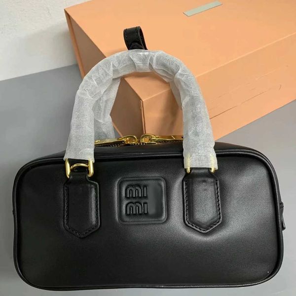 designer bags miui tote network popular portable boston bag letter small bag walk 1poy
designer bags miui tote network popular portable boston bag letter small bag walk 1poy