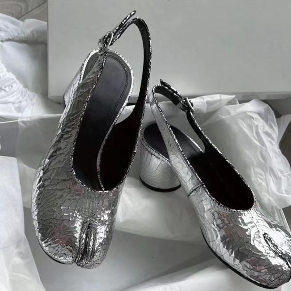 dress shoes 2023 design women high heel pumps elegant female split horse toe lady tabi moccasins footwear pig shoe b109 230801, Black
dress shoes 2023 design women high heel pumps elegant female split horse toe lady tabi moccasins footwear pig shoe b109 230801, Black