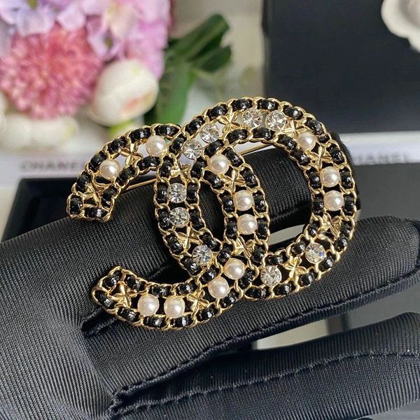 retro designer gold luxury brooch women letter rhinestone brooches suit pin fashion jewelry clothing decoration accessories 20style, Gray
retro designer gold luxury brooch women letter rhinestone brooches suit pin fashion jewelry clothing decoration accessories 20style, Gray