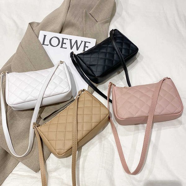 2022 fashion lingge kid's bag new pu leather underarm crossbody shoulder bag female luxury design handbags for kid, Black
2022 fashion lingge kid's bag new pu leather underarm crossbody shoulder bag female luxury design handbags for kid, Black