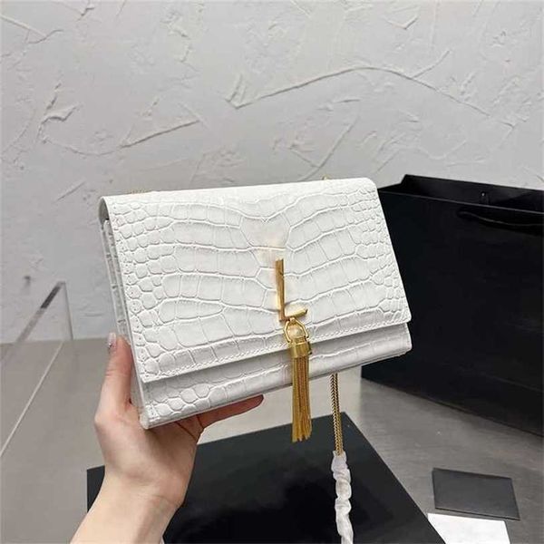 lady luxuries designer women bag tassel shoulder bags leather handbags messenger crossbody bags trend chain purse 230201
lady luxuries designer women bag tassel shoulder bags leather handbags messenger crossbody bags trend chain purse 230201