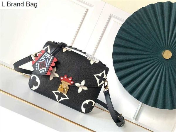 2023 new 10a luxury women's crossbody chain shoulder bag embossed pattern designer metis tote signature s lock pocket shoulder bag hand, Black
2023 new 10a luxury women's crossbody chain shoulder bag embossed pattern designer metis tote signature s lock pocket shoulder bag hand, Black