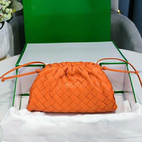 handle evening bags fashion knotted bags women creative noodle woven handbag leather luxury designer brand female purses 220322multi pochet
handle evening bags fashion knotted bags women creative noodle woven handbag leather luxury designer brand female purses 220322multi pochet