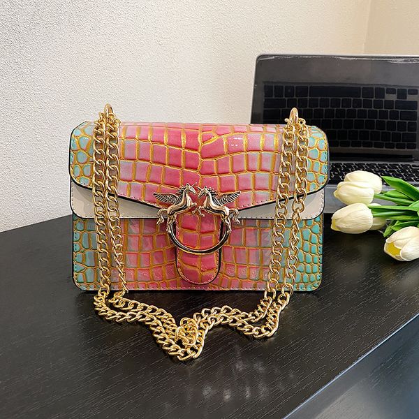 factory wholesale ladies shoulder bags 3 colors western-style gradient embossed handbag sweet metal buckle chain bag classic stone fashion h
factory wholesale ladies shoulder bags 3 colors western-style gradient embossed handbag sweet metal buckle chain bag classic stone fashion h