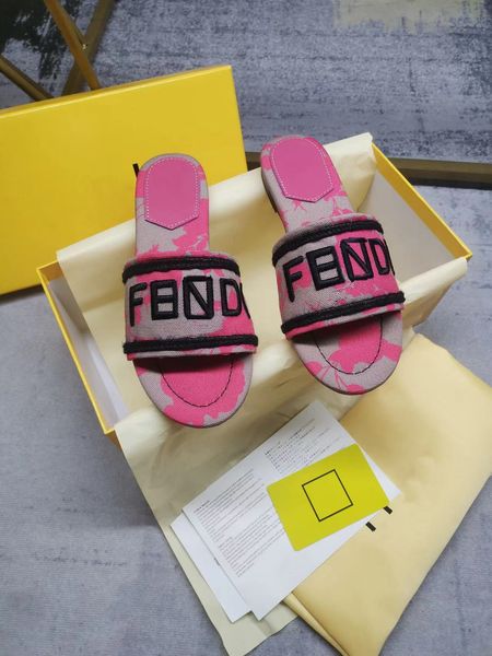 2023 new leisure flip-flops soft bottom sandals women wear beach shoes outside summer black anti-skid rain shoes thick soles 35-42
2023 new leisure flip-flops soft bottom sandals women wear beach shoes outside summer black anti-skid rain shoes thick soles 35-42