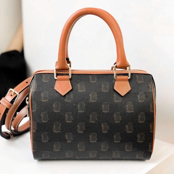 triomphe canvas boston bag crossbody handle clutch shoulder bag pochette strap summer genuine leather fashion bags womens luxurys designer m
triomphe canvas boston bag crossbody handle clutch shoulder bag pochette strap summer genuine leather fashion bags womens luxurys designer m