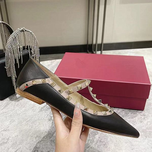 pointed rivet decorative designer flat bottom women's shoes summer women's shoes luxury ballet dance shoes white black paint leath
pointed rivet decorative designer flat bottom women's shoes summer women's shoes luxury ballet dance shoes white black paint leath
